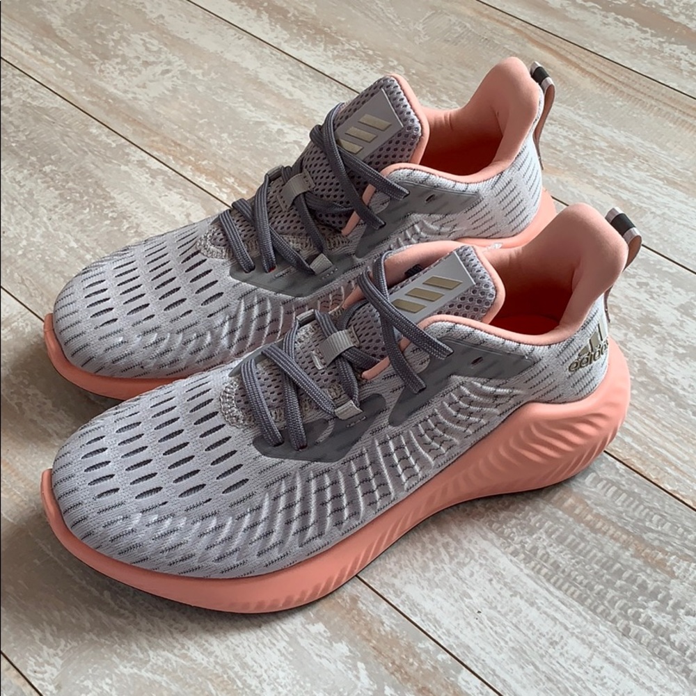 NWT Adidas Alphabounce Running shoes - Picture 4 of 10